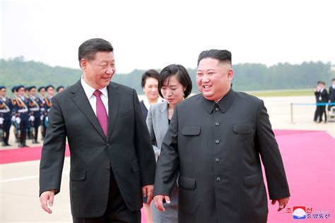 Chinese leader Xi Jinping pushes economic reform in North Korea | SBS News