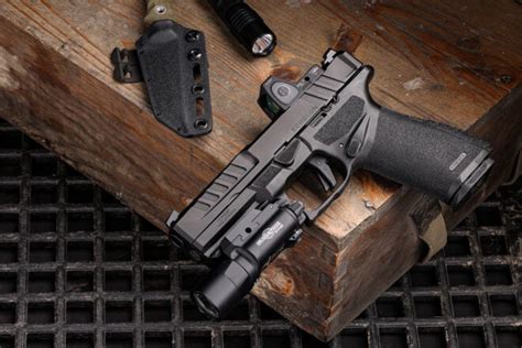 Springfield Armory Echelon - The twenty first Century Pistol We At all ...