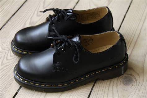 LOW DR. MARTENS | Shoe boots, Cute shoes, Black shoes