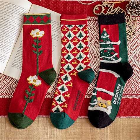 Cute Christmas Socks Gift Box - 3 Pairs - 3 Patterns - ApolloBox