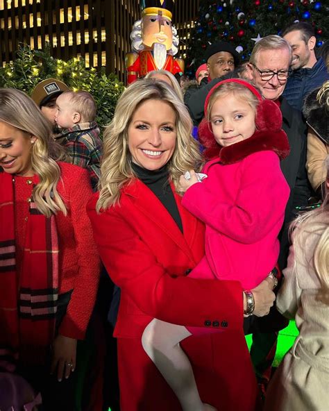 ‘Lots of Foxy ladies’: Fans swoon over Ainsley Earhardt as ‘Fox & Friends’ star shares pics from ...