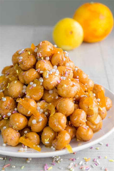 STRUFFOLI RECIPE AND HISTORY - traditional Italian honey balls