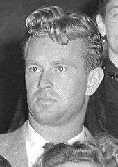 File:Sterling Hayden 1947 crop.jpg - Wikimedia Commons