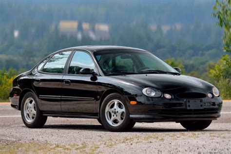 This V8-Powered 1999 Ford Taurus SHO Is Dirt Cheap. Seriously, someone ...