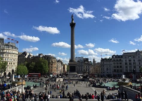 Trafalgar Square, Places to visit in London - GoVisity.com