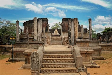 7 Breathtaking & Historic Places to Visit in Sri Lanka