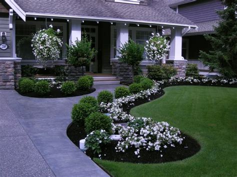 Stunning Black Mulch Landscaping Ideas You Must See