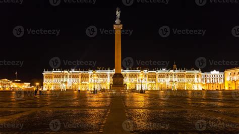 panoramic view of Palace Square in night 11372576 Stock Photo at Vecteezy