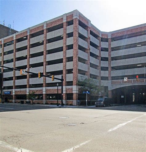 Kalamazoo Radisson Parking Structure - WGI