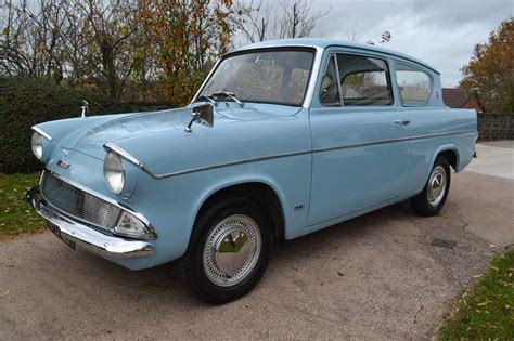 Lot 371 - 1960 Ford Anglia 105E Deluxe