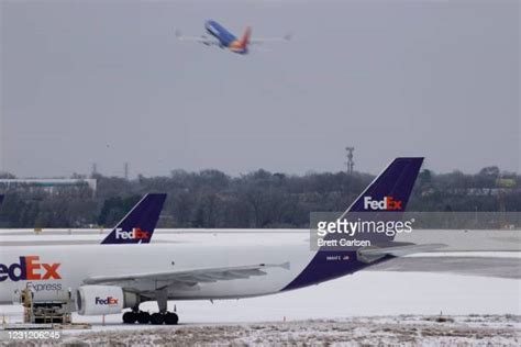 Fedex Aircraft Photos and Premium High Res Pictures - Getty Images