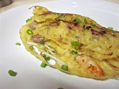 Titillating Delights: Banh xeo (Vietnamese crepes)