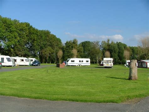 Camp Site Insights: Bridge House Marina Caravan Park