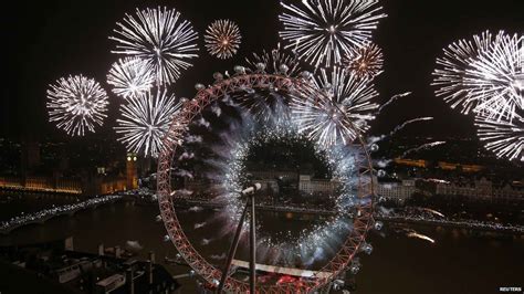 Crowd Simulation: Leaving the London Eye New Years Eve Celebrations ...