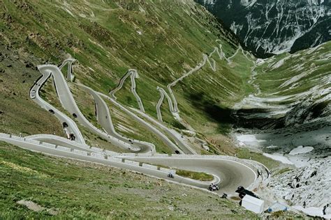 Conquering the Legendary Stelvio Pass - Detecht