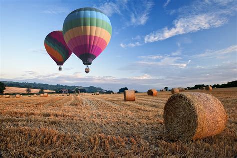 Balloon Ascension Day (9th January) | Days Of The Year