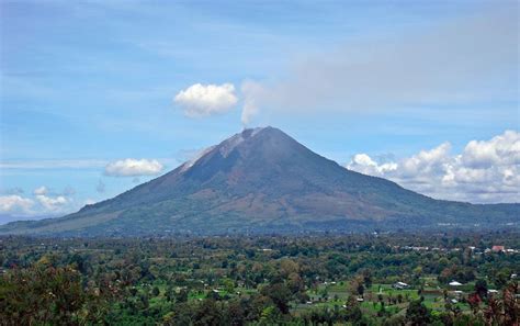 Wow, Indonesia's Mount Sinabung is Making a Mess. Here's the View From ...