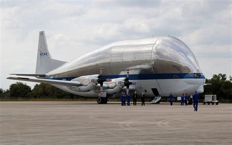 Super Guppy: This Strange Plane Helped America Win the Space Race | The ...