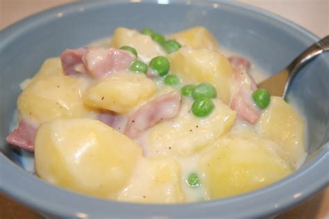 Tricia's Simply Tasteful Recipes: Creamy Ham, Potatoes, and Peas