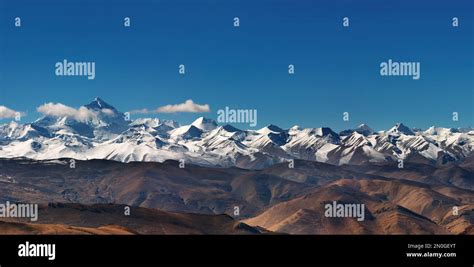 Panorama with Mount Everest, view from Tibet Stock Photo - Alamy