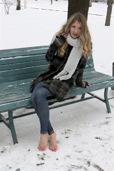 Barefoot in the snow : r/wintergirls