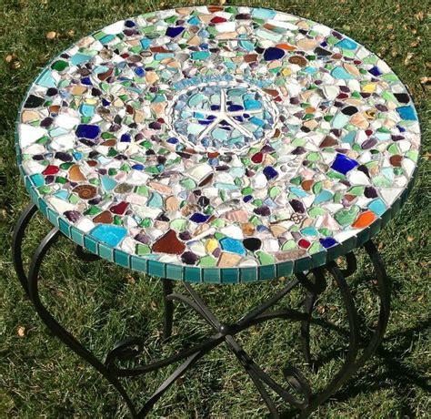 28 Best DIY Garden Mosaic Ideas (Designs and Decorations) for 2017