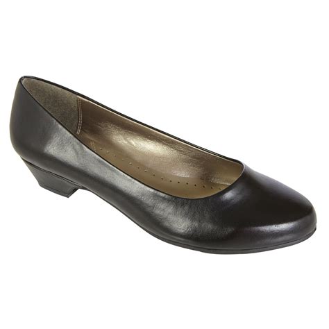 Basic Editions Women's Renee Wide Width Pump – Black