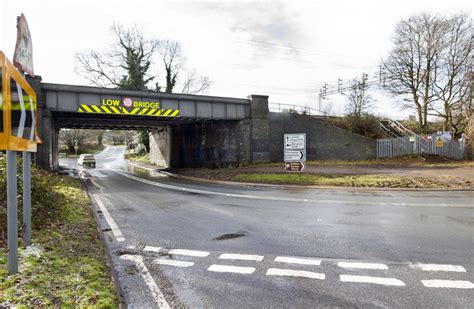 Low bridge © David P Howard cc-by-sa/2.0 :: Geograph Britain and Ireland