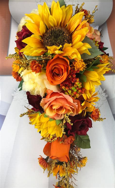 225 Sunflower Wedding Ideas That Almost Made Me Cry ⋆ THE ENDEARING DESIGNER