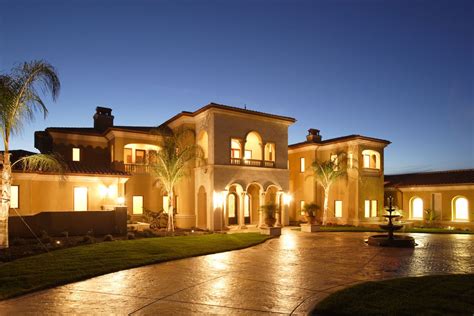 Luxury Houses - azee