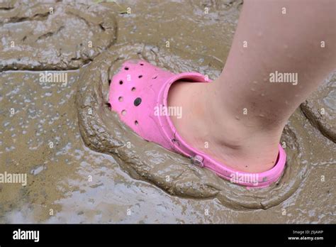 Feet in mud hi-res stock photography and images - Alamy