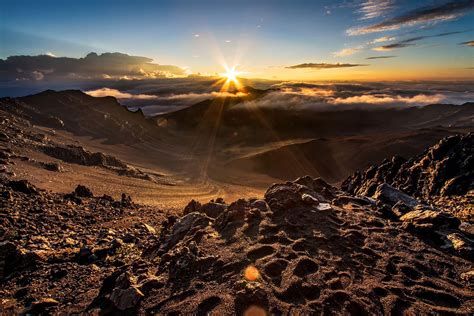 Sunrise over Haleakala crater, Haleakala NP, Maui, HI (2304x1536) #nature #photography #travel ...