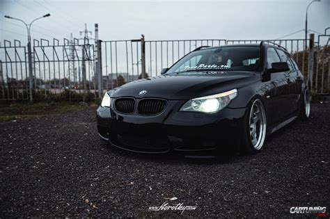 Stanced BMW 5 Touring E61