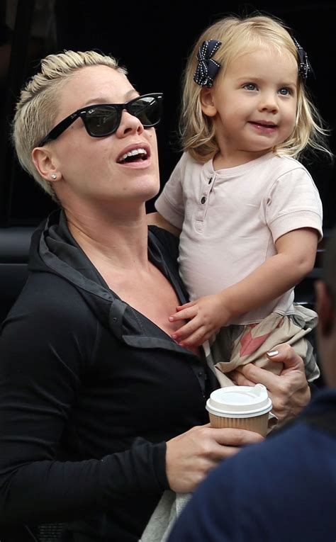 Pink & Willow from The Big Picture: Today's Hot Photos | E! News