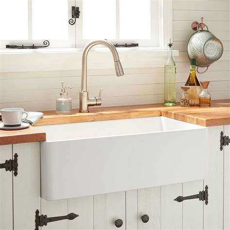 Ultimate Guide To The Types Of Farmhouse Kitchen Sinks | My Decorative