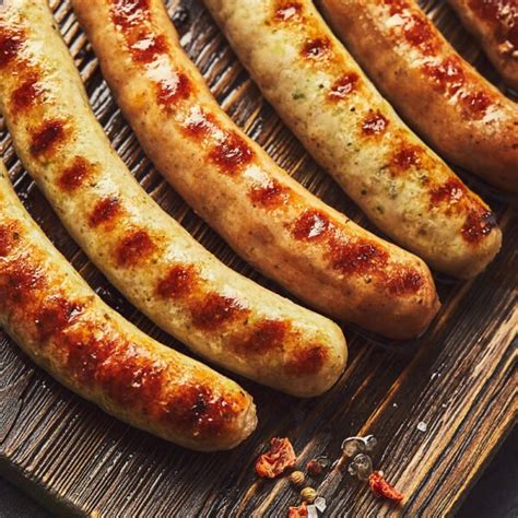 Classic Bratwurst Sausage Made From Our Favourite German Recipe Using Only Our Best Pork 450 g ...