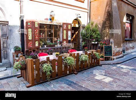 Warsaw restaurant hi-res stock photography and images - Alamy