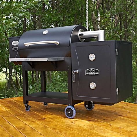 Louisiana Grills 900 Pellet Grill with Smoke Box — ExclusiveBuys.net