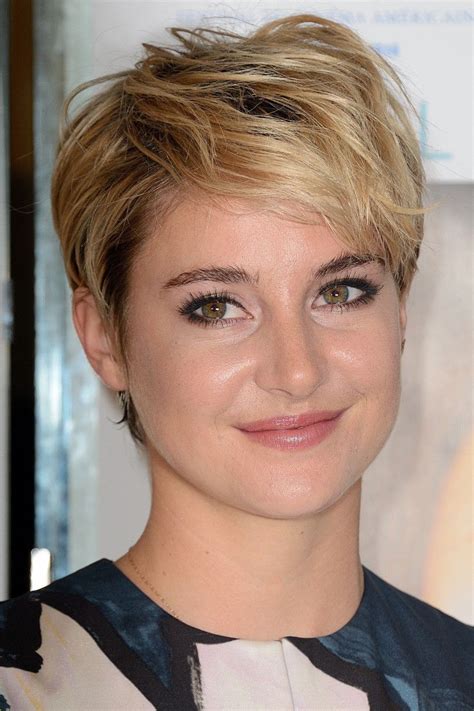 Shailene Woodley, Before and After | Kaley cuoco short hair, Shailene ...