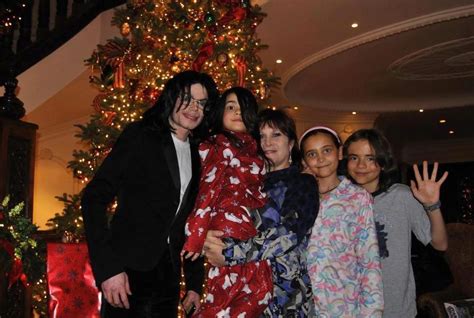 Michael Jackson with his kids Blanket Jackson, Paris Jackson and Prince ...