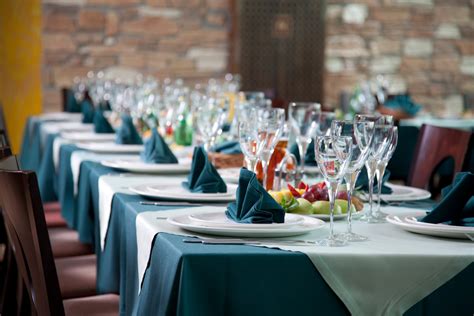 Colorful vs. White Restaurant Table Linens | Coast Linen Services