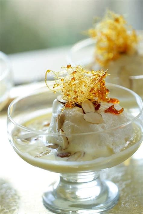 Easy Ile Flottante Recipe | Recipe | Beautiful christmas desserts, Ile flottante recipe, Food