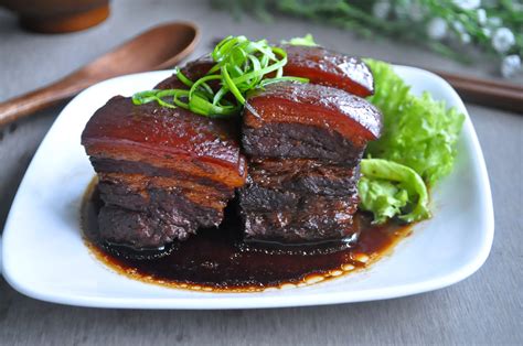 Braised Pork Belly 红烧三层肉 - Eat What Tonight