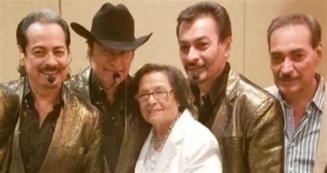 Fallece mamá de los Tigres del Norte cuando se encontraban dando un concierto