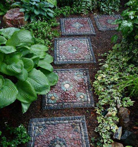 21 DIY Stepping Stones to Brighten Any Garden Walk | Architecture & Design