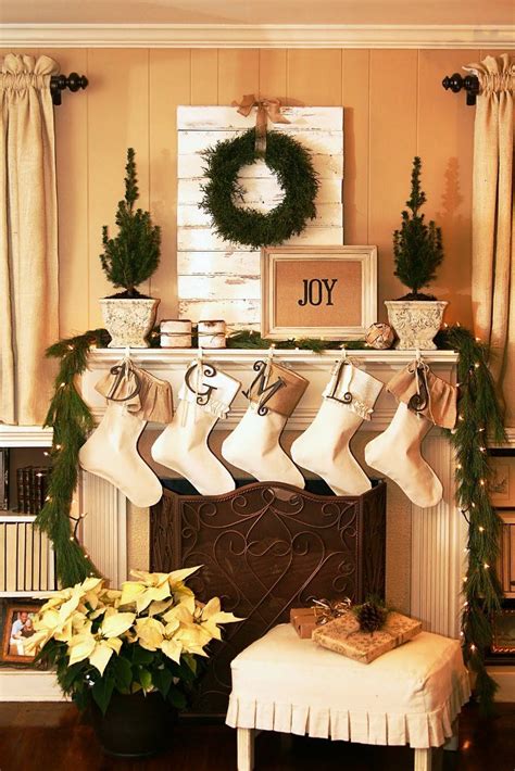 20 Awesome Christmas Fireplace Mantel Decoration Ideas - Instaloverz