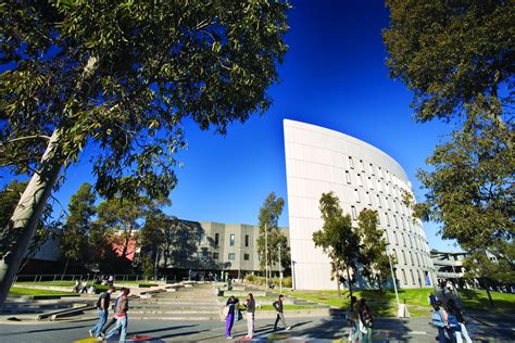 Deakin University - International Education Specialists