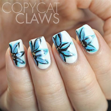 Copycat Claws: Freehand Blue Flower Nail Art