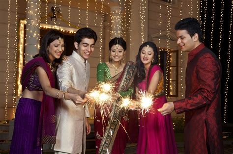 Diwali Celebration At Home: Host a Stunning Diwali Theme Party 2023 ...