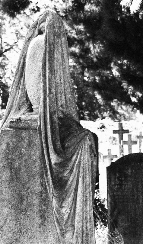 Brompton Cemetery Part 1: These are some striking... - Earl & Lady Gray's Travelogue